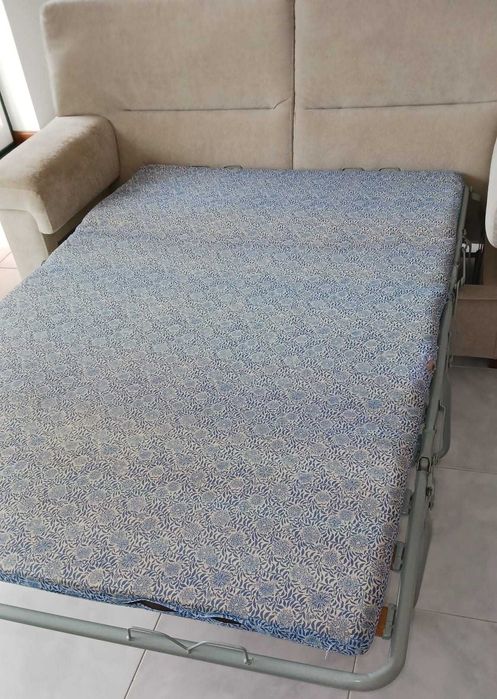 Conjunto de 3 sofás com sofá cama