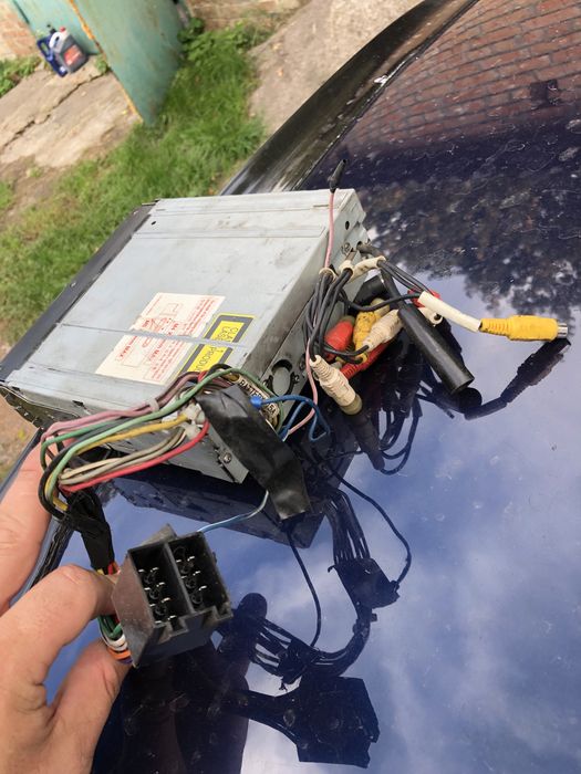 Panasonic CQ-VD5005W з виїзним екраном