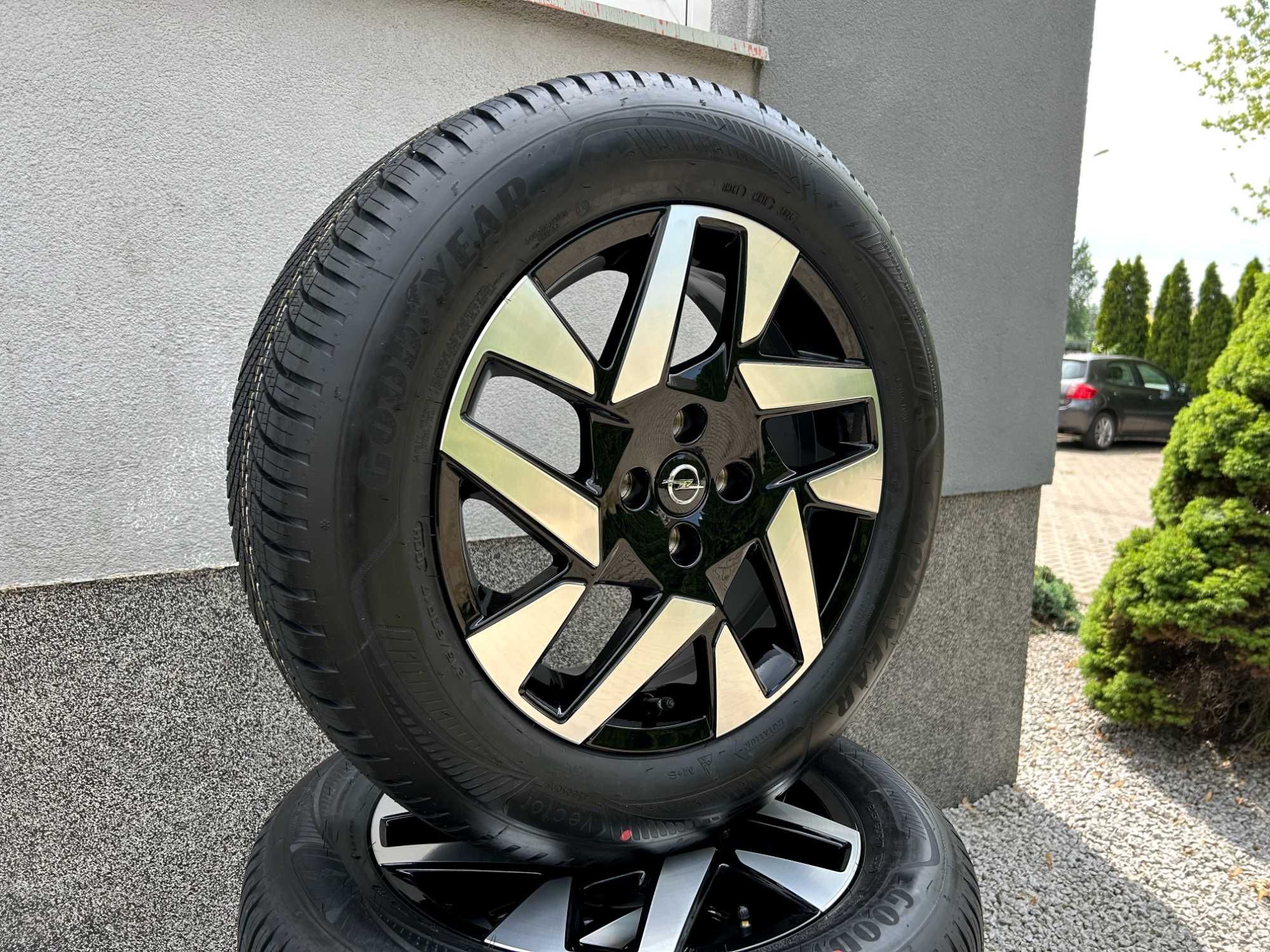 Oryginalne koła całoroczne 17 4x108 ET32 Opel MOKKA II Goodyear Vector