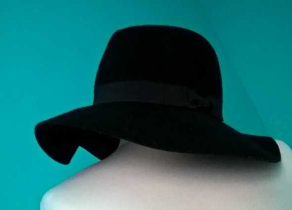 kapelusz czarny damski