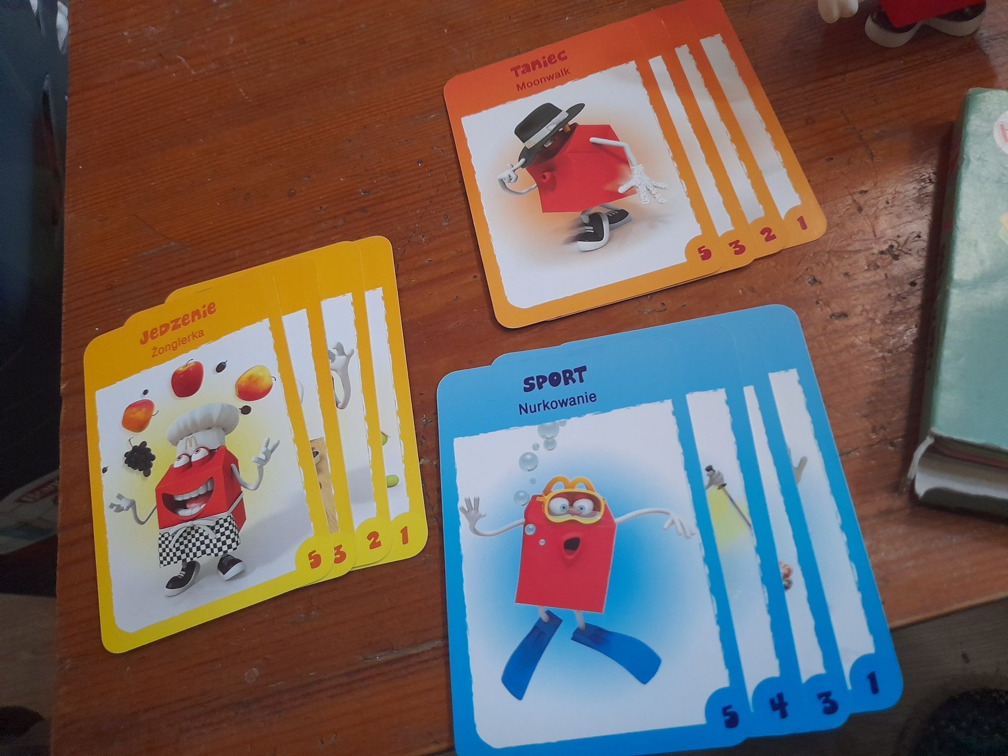Karty do gry z figurka McDonald