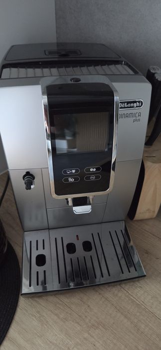 Exspres automatyczny do kawy DeLonghi Dinamica