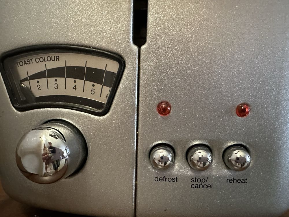 Тостер DeLonghi CTO21,серія Icona.