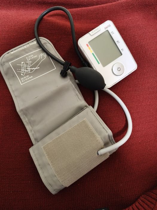 Продам  напівавтоматичний тонометр B.Well WA-22H