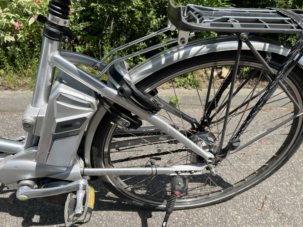 Szwajcarski rower elektryczny FLYER 36V z uszkodzoną bateria 12AH / B