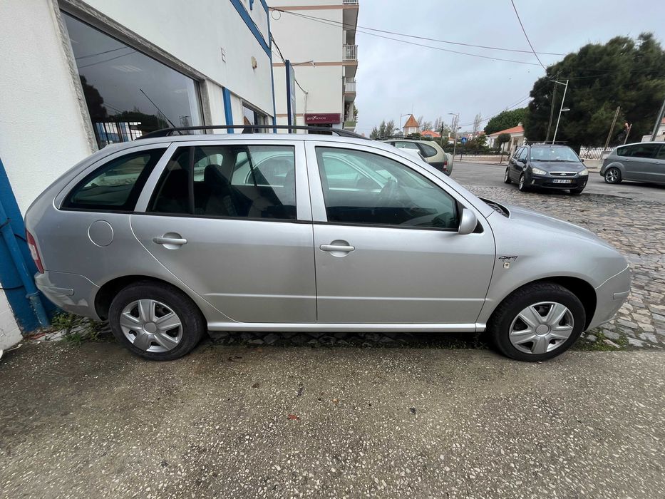 Skoda Fabia 1.4 (5 lugares)