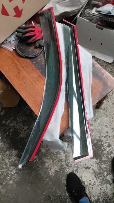 Дефлектори вікон (вітровики) BMW X5 F15 - з хром молдінгом