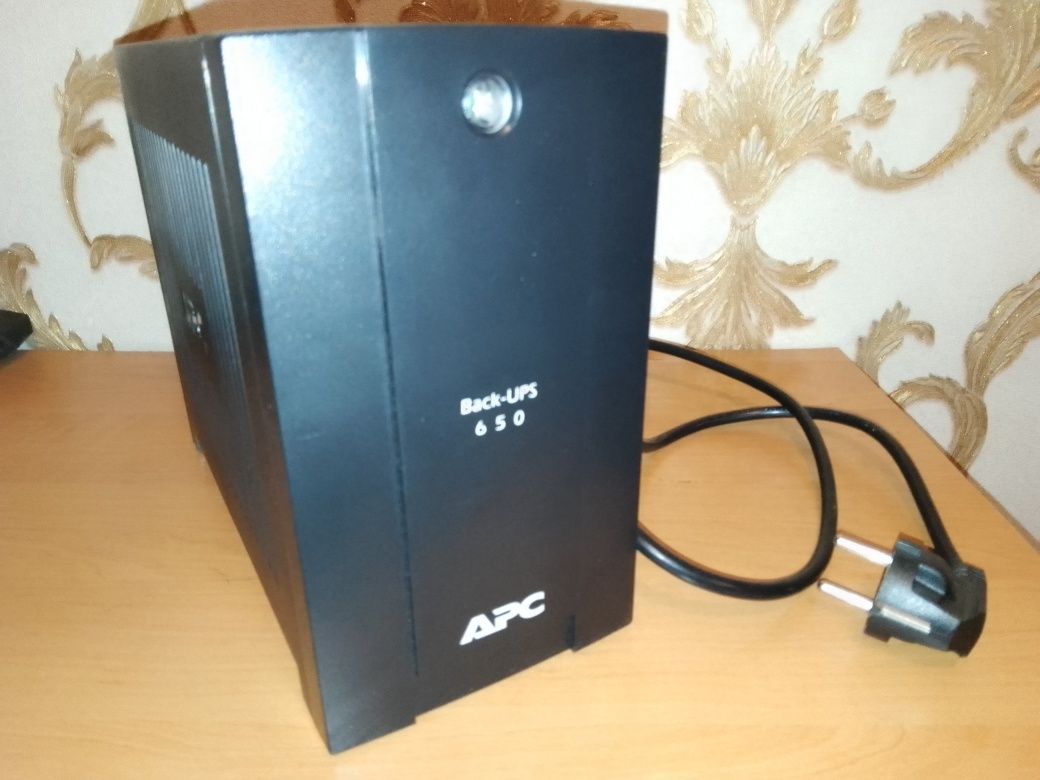 Джерело безперебійного живлення APC Back-UPS 650V