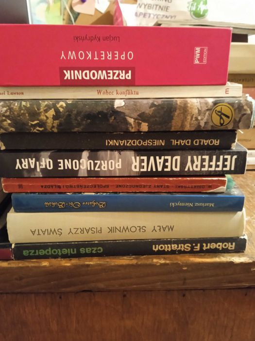 Książki różne - całość widoczna na obu zdjęciach