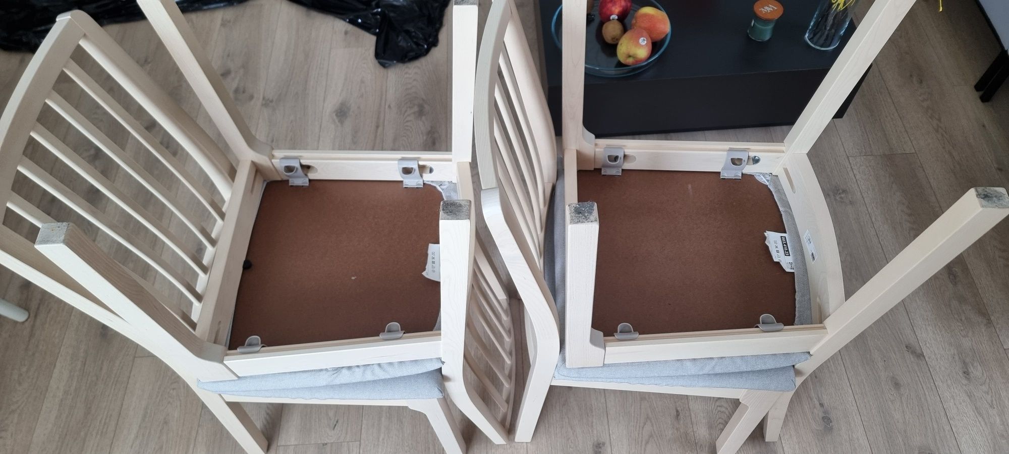 Sprzedam 4 krzesła Ikea.