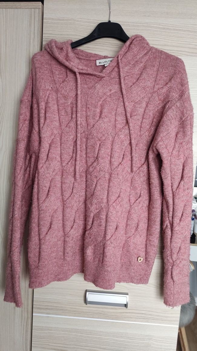 Sweter z kapturem rozmiar S/ M