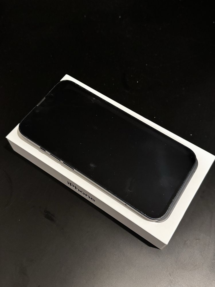 IPhone 13 128 GB bardzo dobry stan