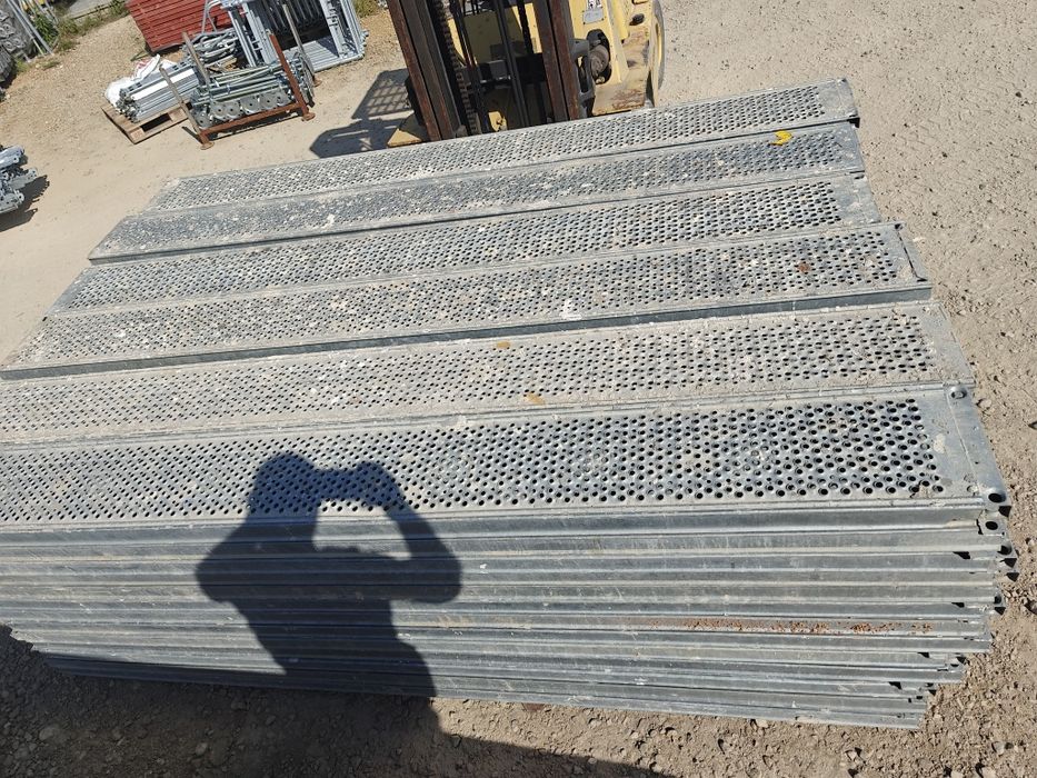 Rusztowanie 15 ram używane stal idealne oryginał plettac patec rama