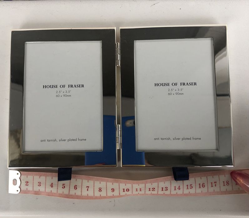 Дві посріблені рамки