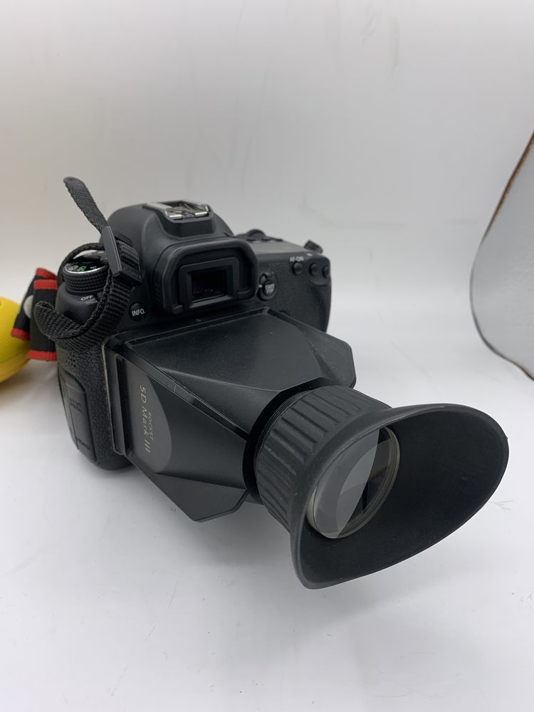Фотоапарат Canon 6D body + видошукач дисплея на відео