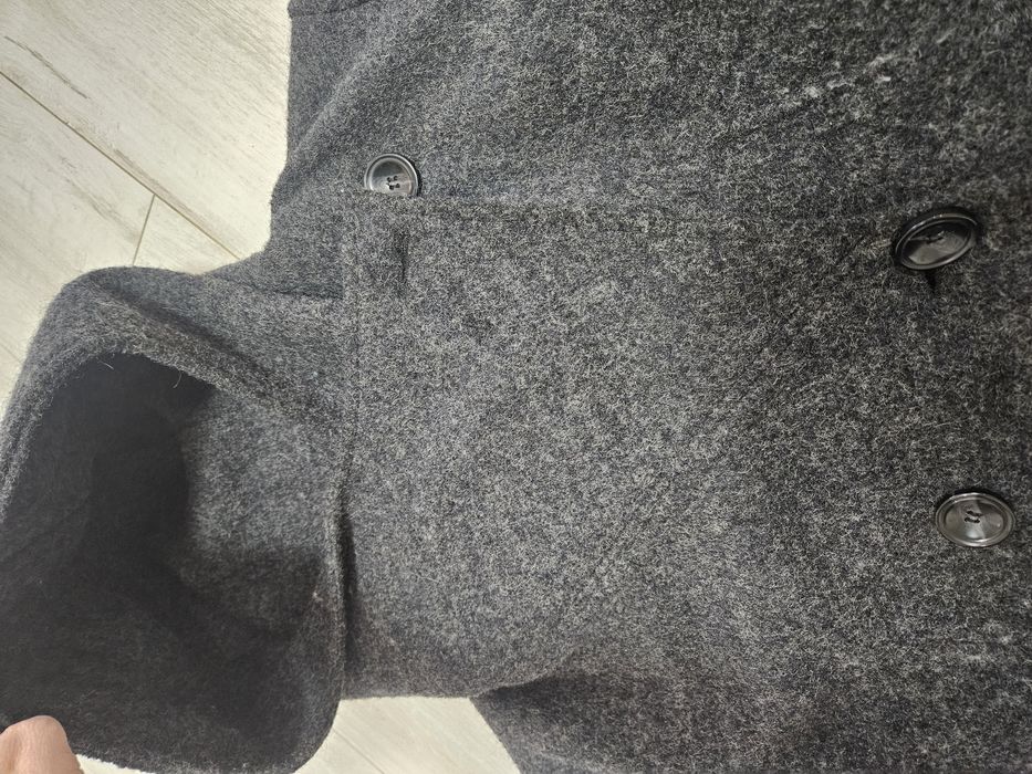 Пальто тепле з каптуром жіноче