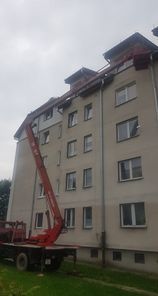 Dźwig, podnośnik, wycinka drzew, rębak