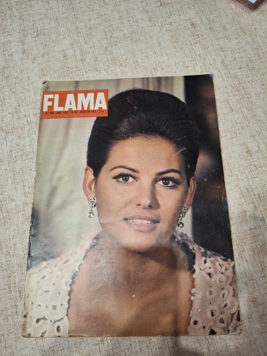 Reviata Flama antiga Claudia Cardinale Opus Dei