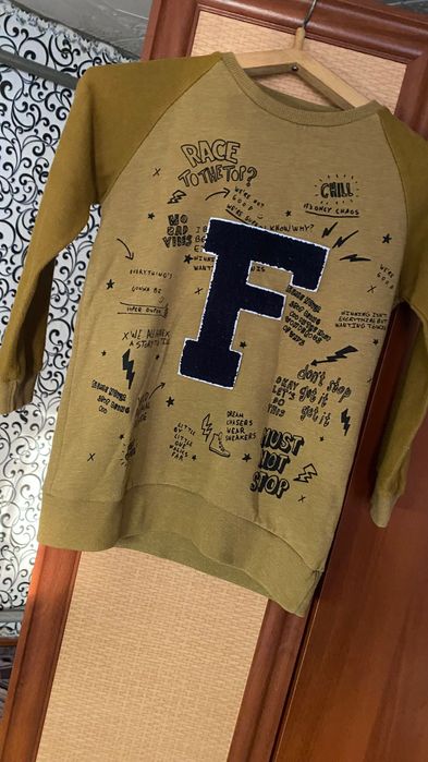 Стильна кофтина на хлопчика