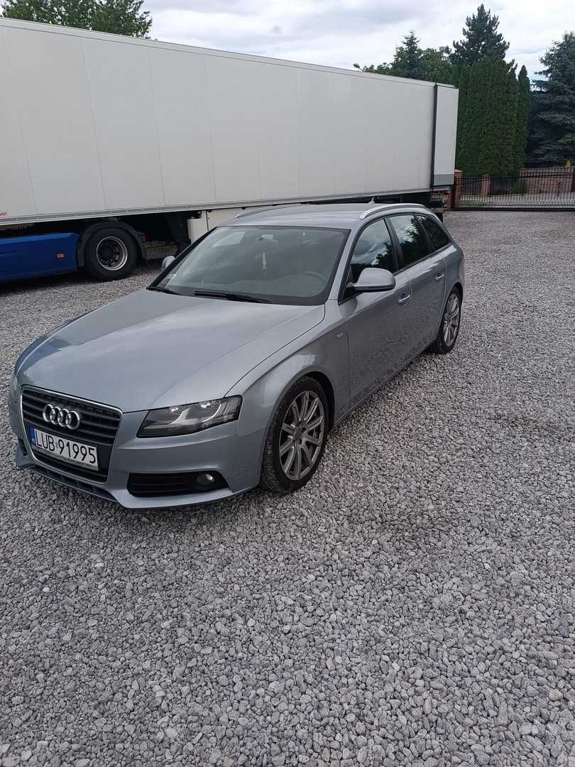 Audi a4b8 * 2.0 Tdi *S-line *2 kpl kół * hak*klima*skrzynia automat*