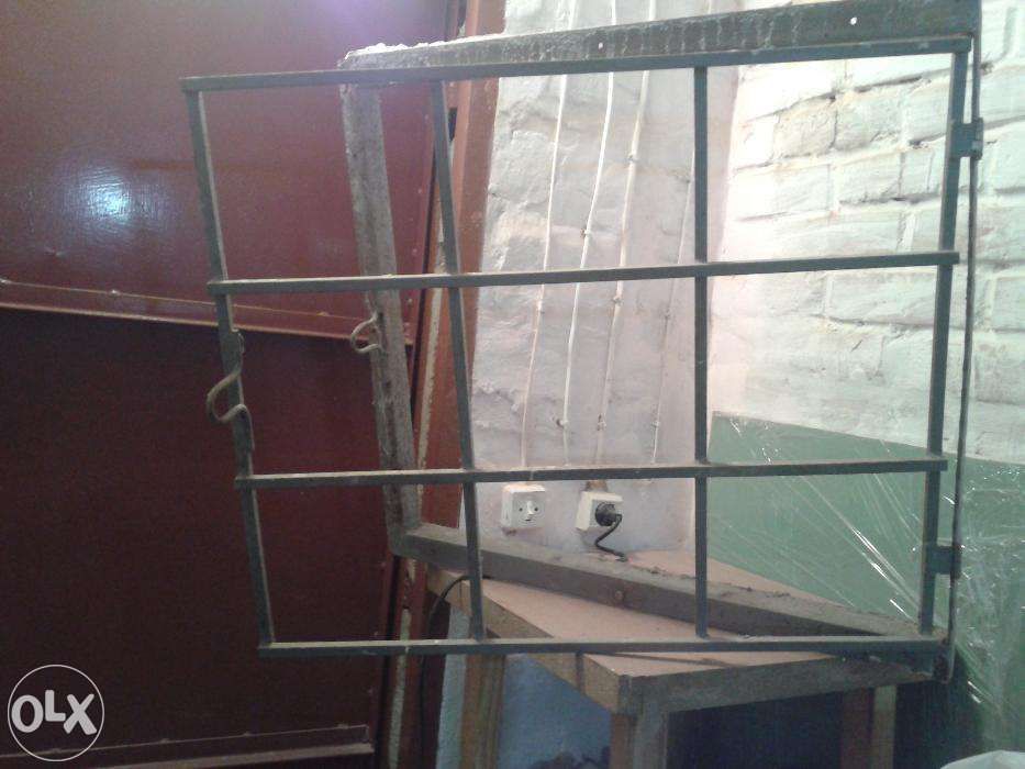 Решетка металлическая открывающаяся на окно 77 х 70