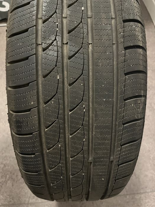 Opony zimowe volvo xc60 (bez felg) 235/55R19 / 19