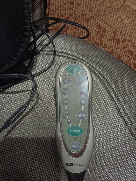 Продам масажне крісло