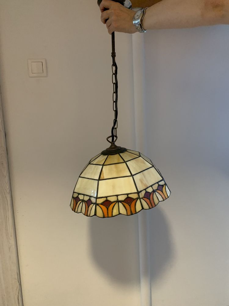 Działająca lampa wiszaca