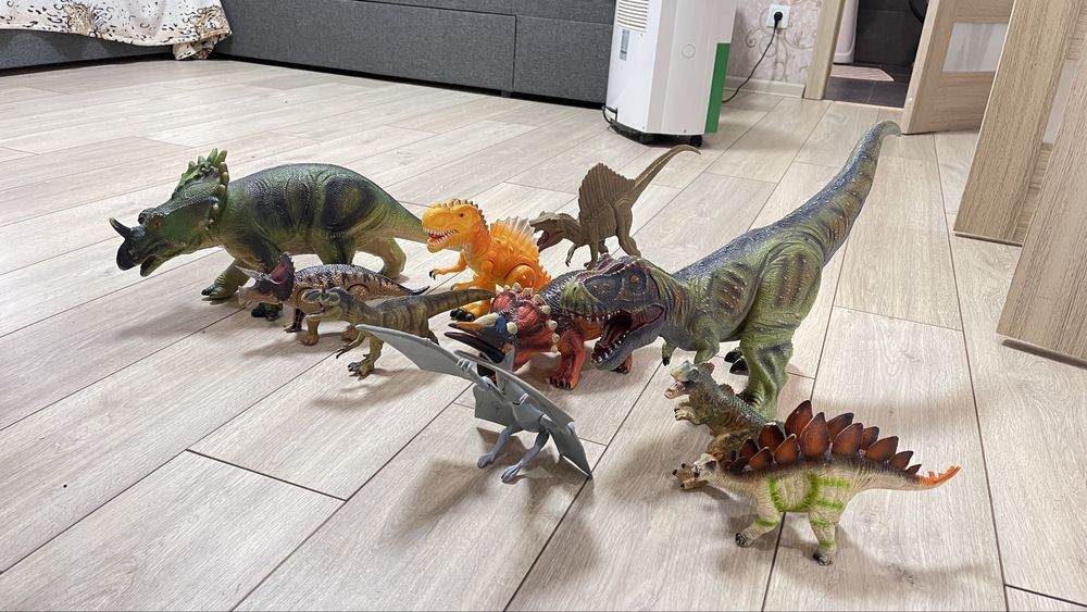 Динозаври/одним лотом