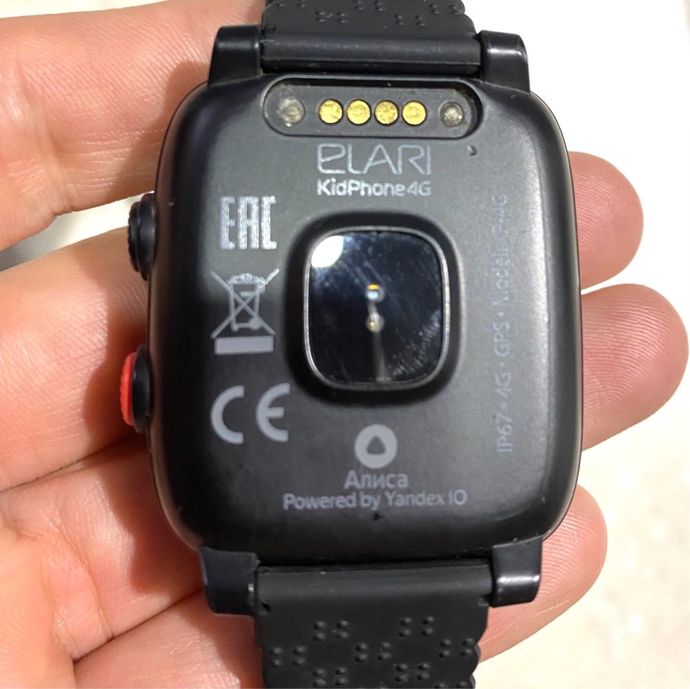 Детские часы с GPS Elari KidPhone 4G голосовой помощник Алиса черные (