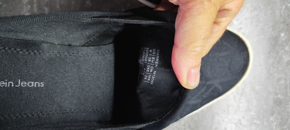 ButyCalvin Klein unisex