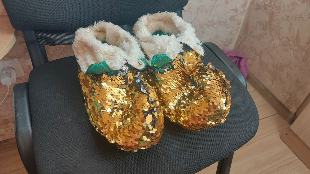 Продам тапки для Новогоднего образа.