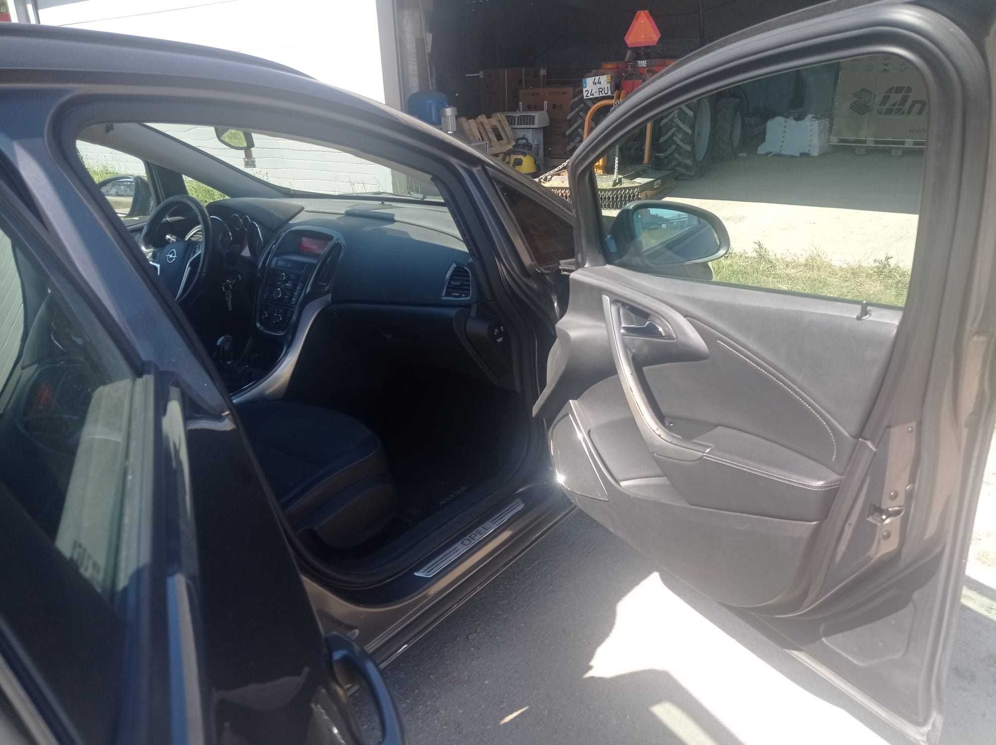 Opel Astra J SW 2011 1.6D 125CV