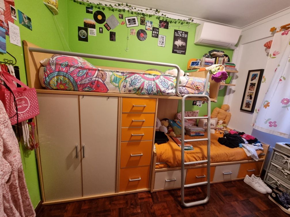 Móvel Beliche criança com 2 camas com escada roupeiro e 2 prateleiras