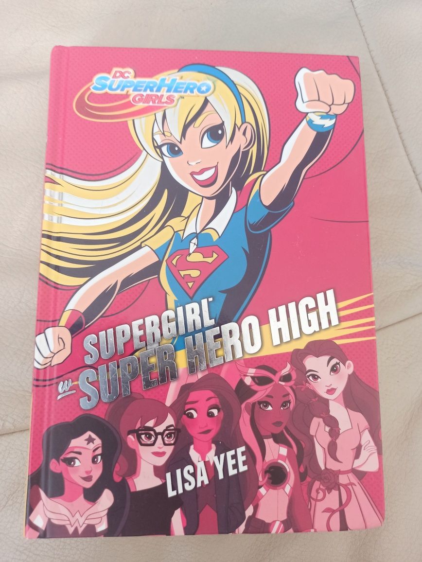 Supergirl w Super Hero High