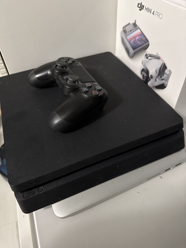 Playstation 4 slim 500 GB i pad