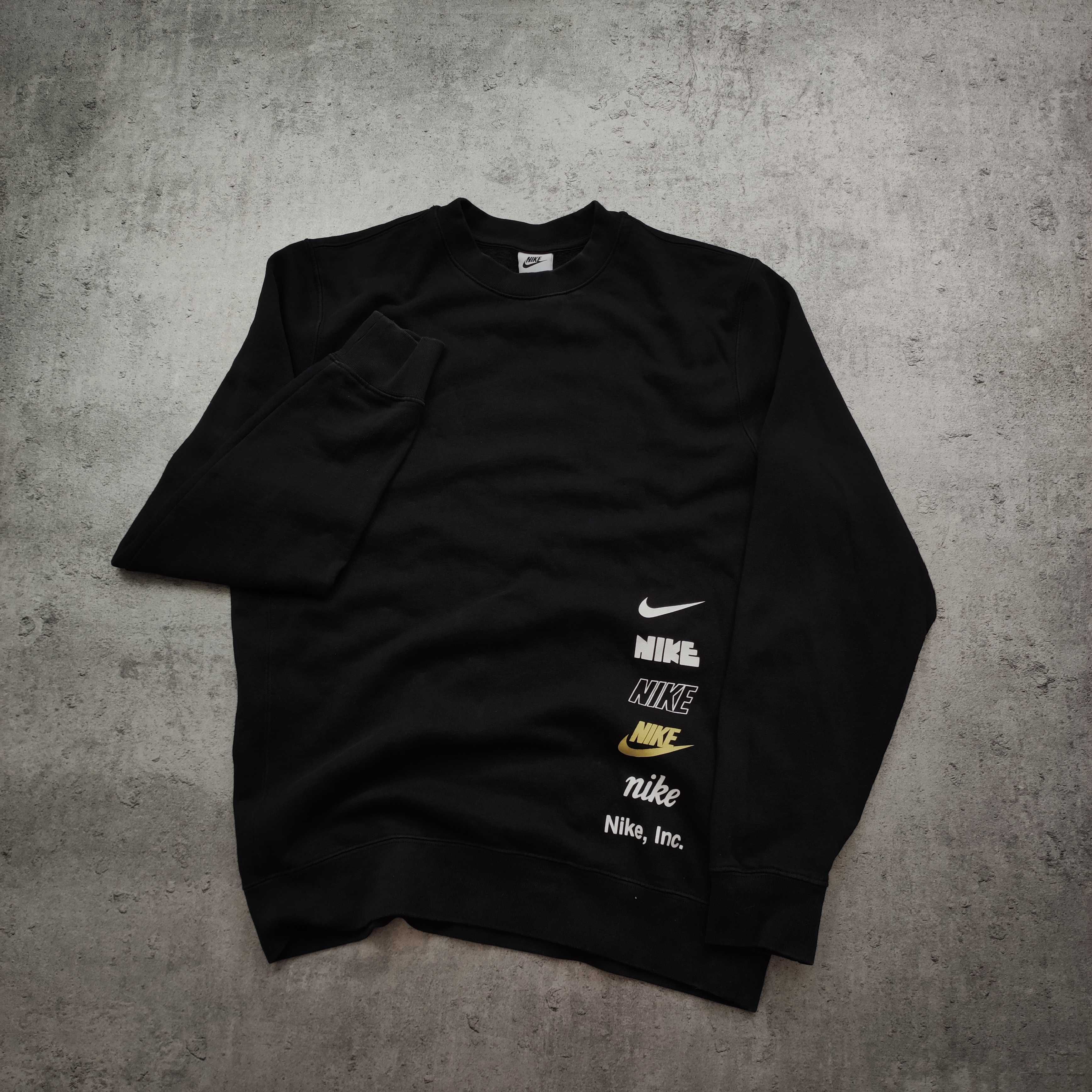 MĘSKA Bluza bez Kaptura Czarna Multi Logo Nadruk Nike Sportswear