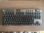 Logitech G915 TKL, Tactile switches, espanhol