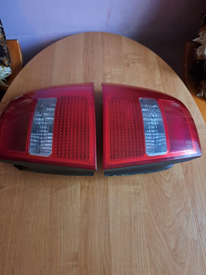 Lampy tylne komplet 2szt prawa I lewa audi a6 c5 kombi