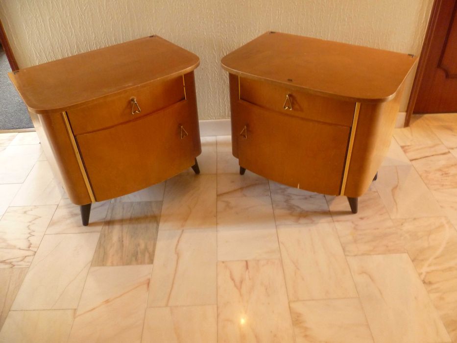 URGENTE  2 mesinhas de cabeceira  da Alemanha VINTAGE dos anos 1960