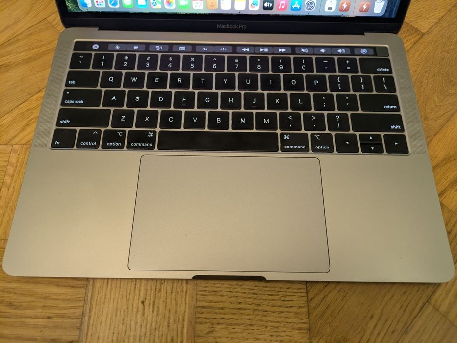 MacBook pro 2019, 13", і5, 16/256 ГБ.