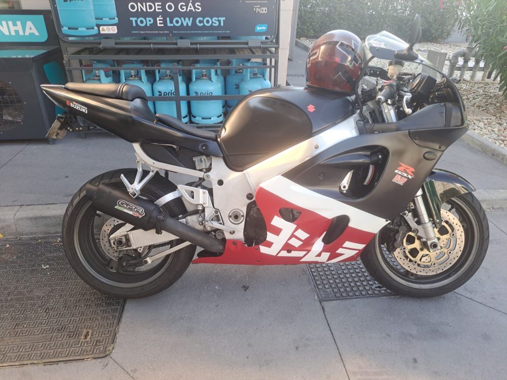 Gsx-R 750 99 toda revisada, pneus novos.