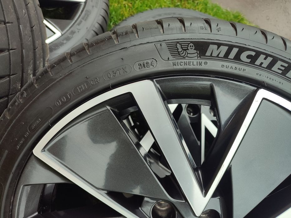 Koła 18 cali Vega Aero Skoda Octavia4 Superb Opony Letnie Michelin225