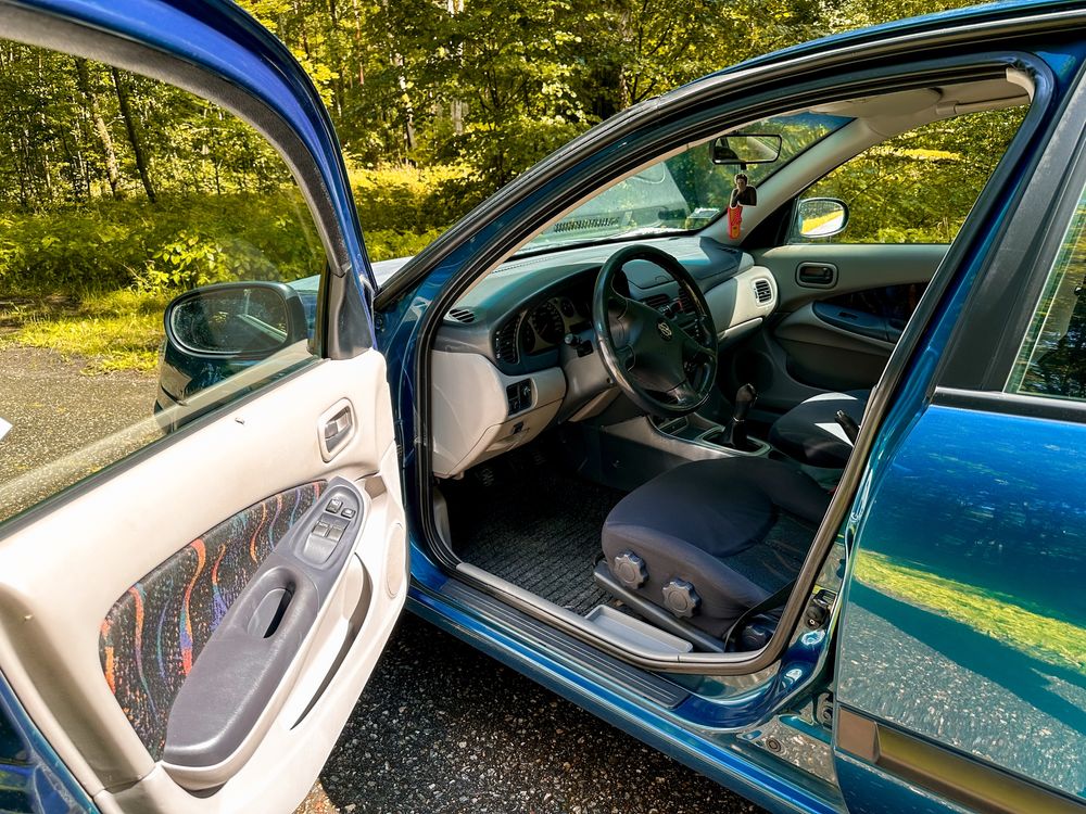 Nissan Almera 2001