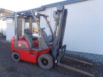 Wózek widłowy NISSAN FD01A18 z przesuwem bocznym 2004r