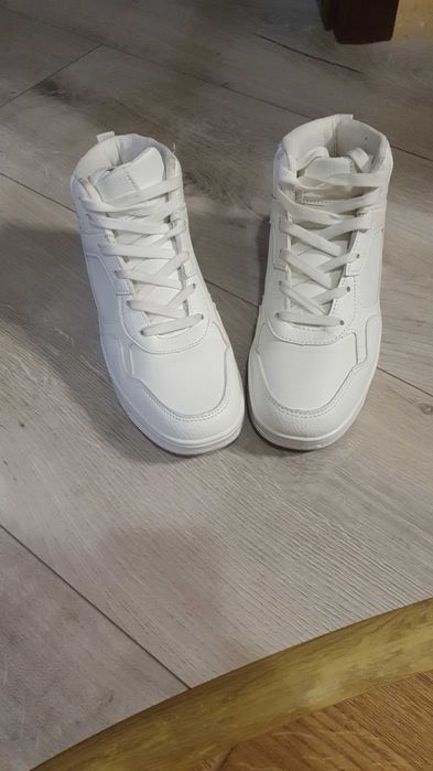 Весенние кросовки высокие, фирмы Primark,  белые, 39 р.