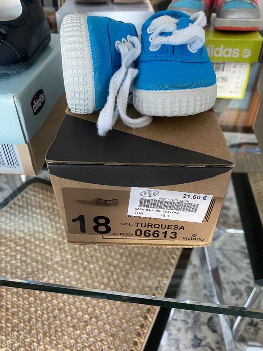 Vendo sapatos de bebé