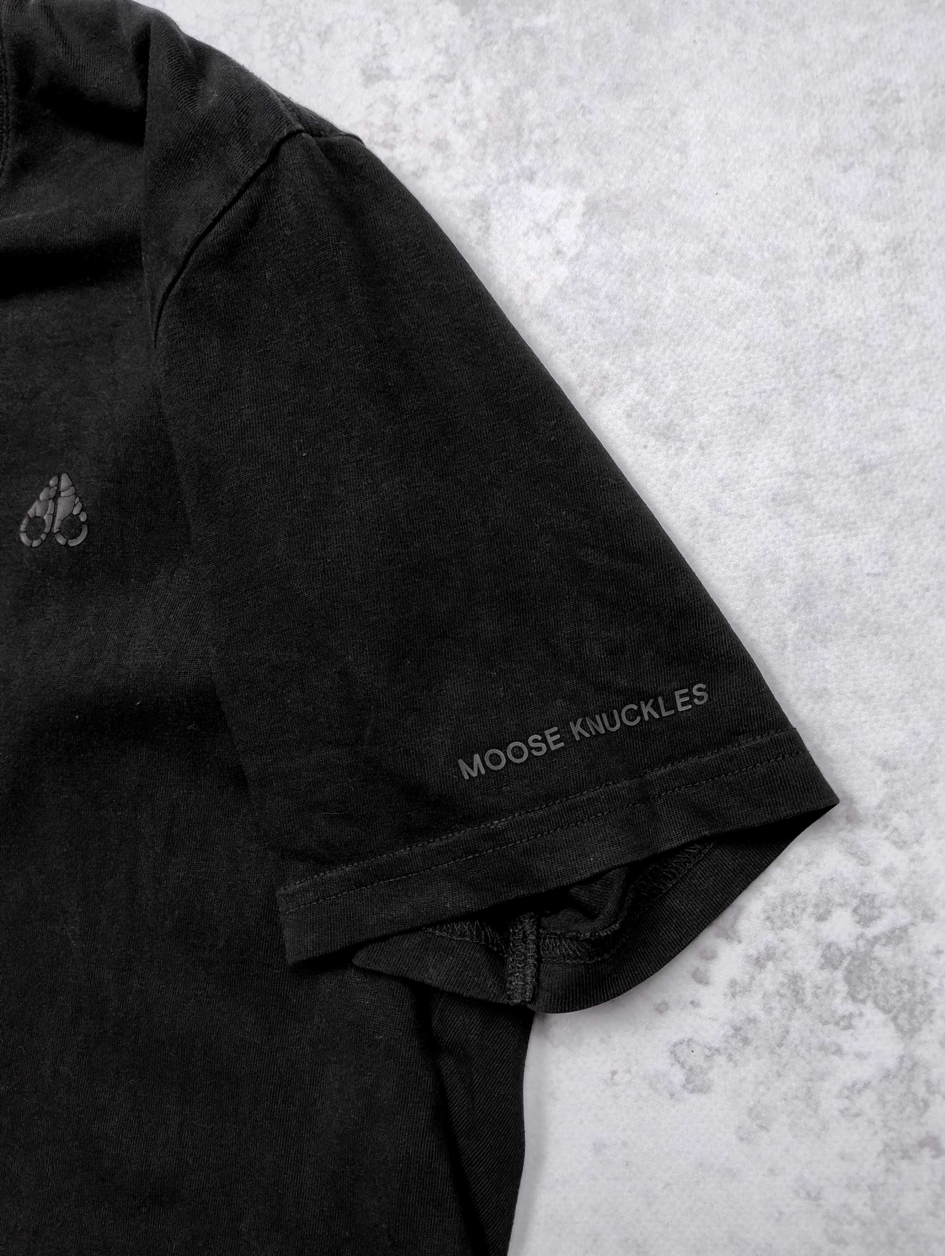 Czarny t-shirt Moose Knuckles Small Logo quiet luxury M