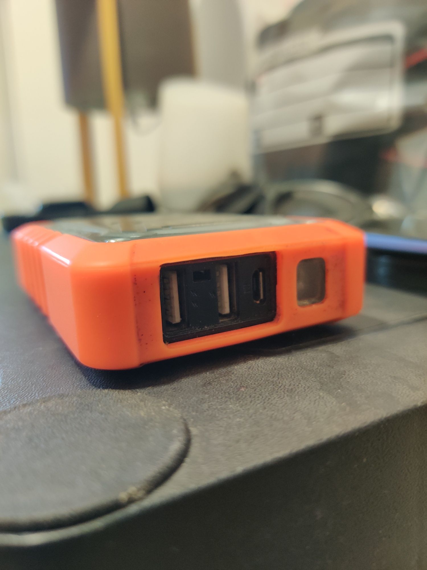 Powerbank 10050mah rugged com lanterna