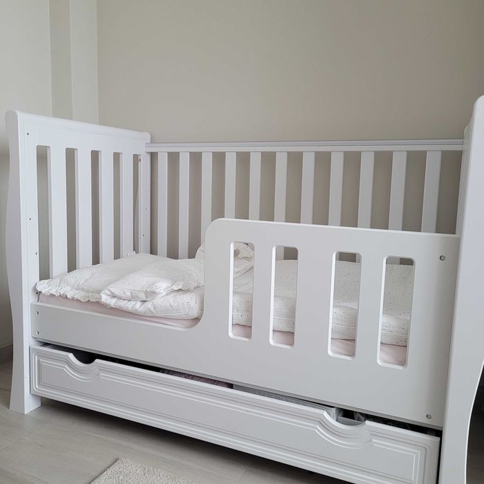 Łóżeczko model Megan firmy ARUŚ z materacem